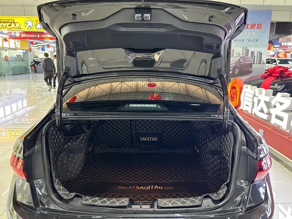 VOLKSWAGEN SAGITAR 2023