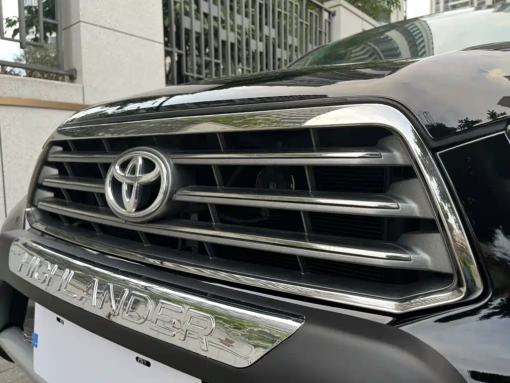 TOYOTA HIGHLANDER 2011
