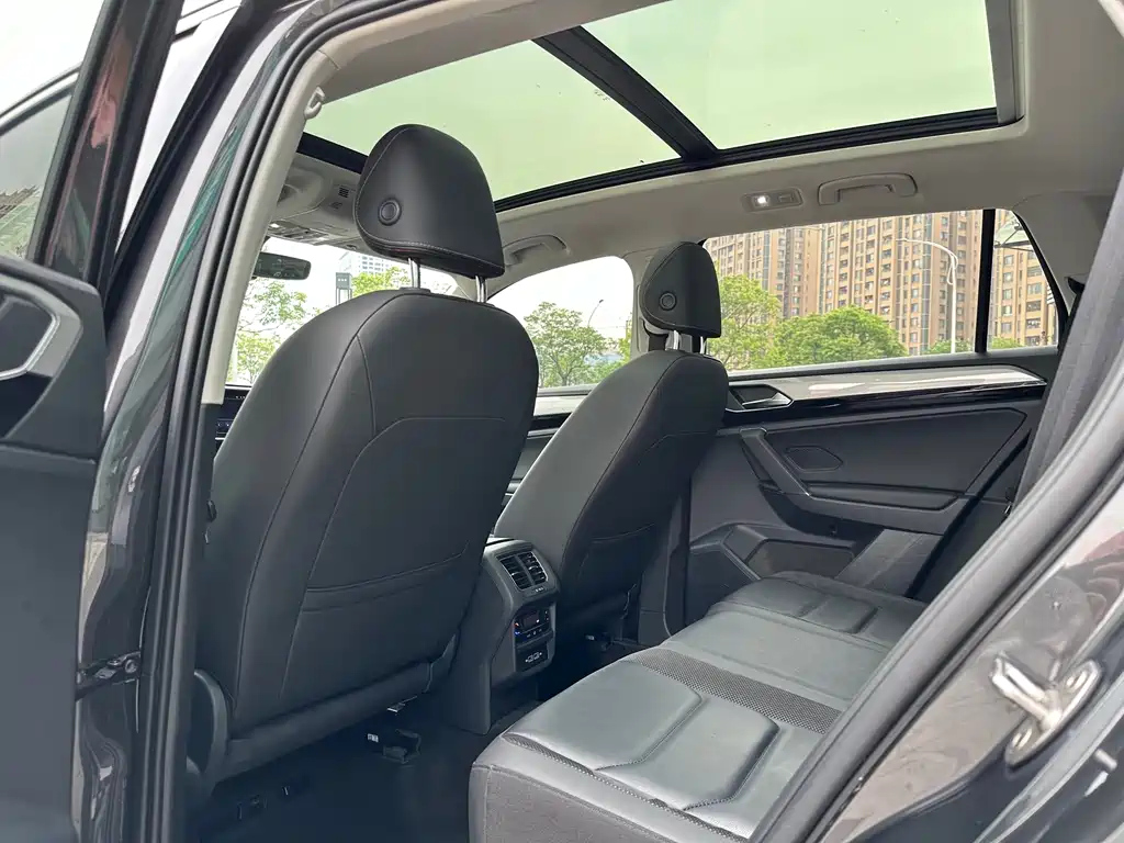 VOLKSWAGEN TAYRON 2021