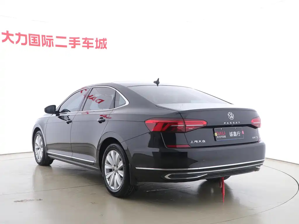 VOLKSWAGEN PASSAT 2021