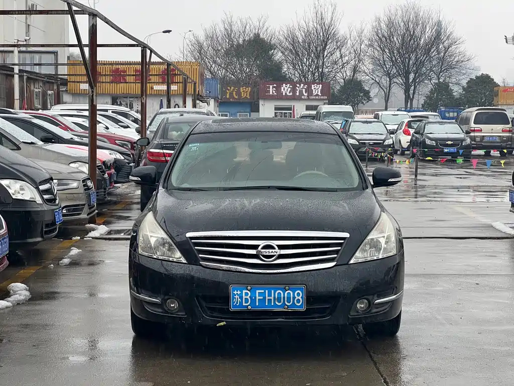 NISSAN TEANA 2010