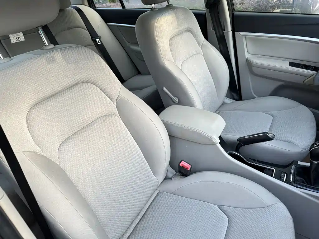 GEELY AUTO EMGRAND 2015
