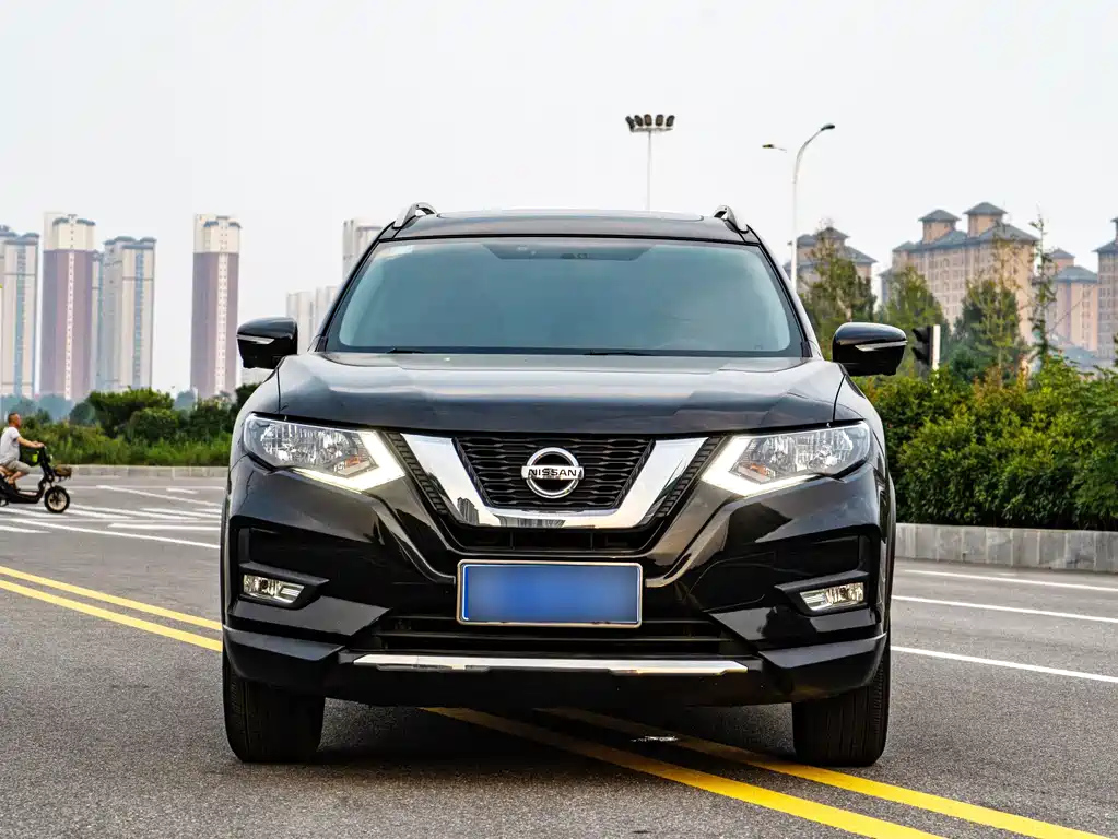 NISSAN X-TRAIL 2018