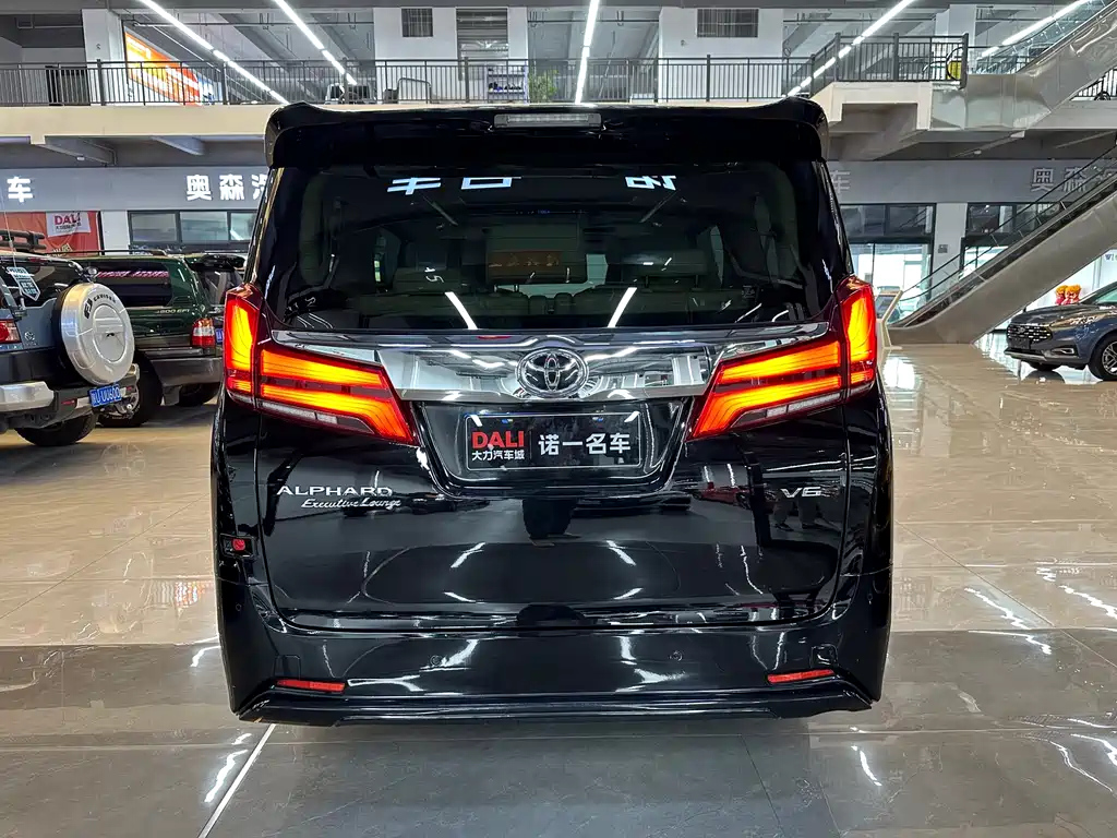 TOYOTA ALPHARD 2019