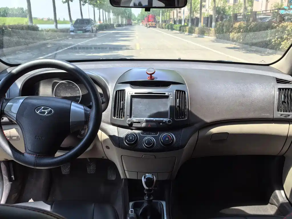 HYUNDAI CELESTA 2012