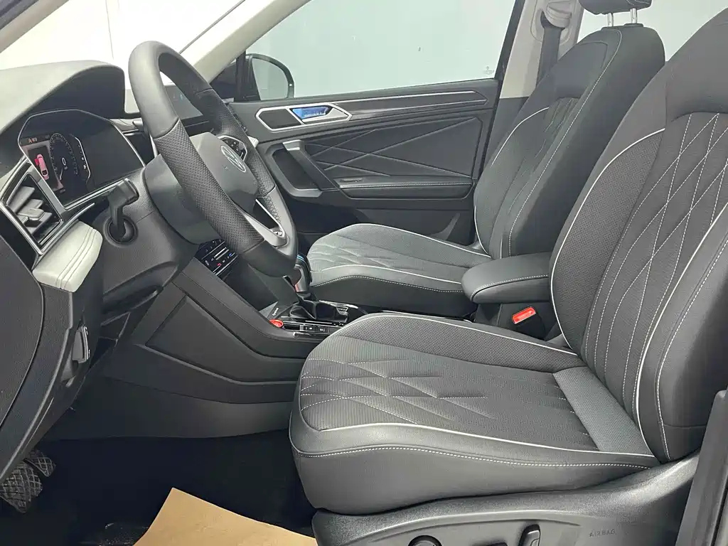 VOLKSWAGEN TIGUAN L 2022
