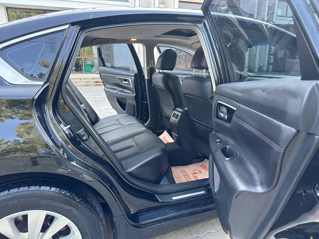 NISSAN TEANA 2016