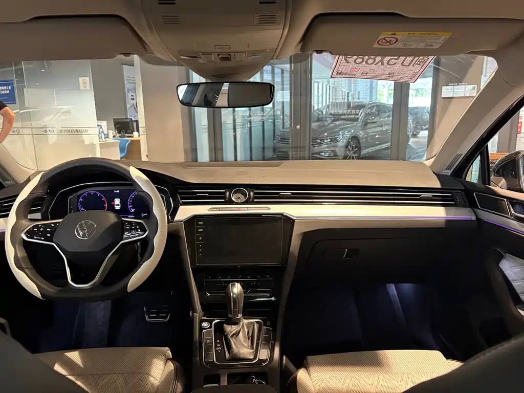 VOLKSWAGEN MAGOTAN 2024