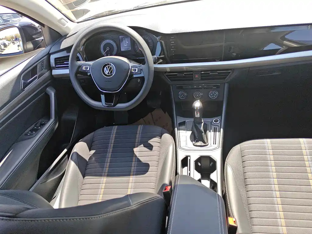 VOLKSWAGEN LAVIDA 2021