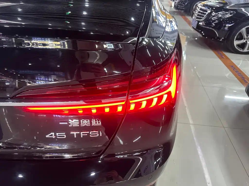 AUDI A6L 2021