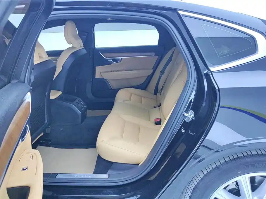 VOLVO S90 2020