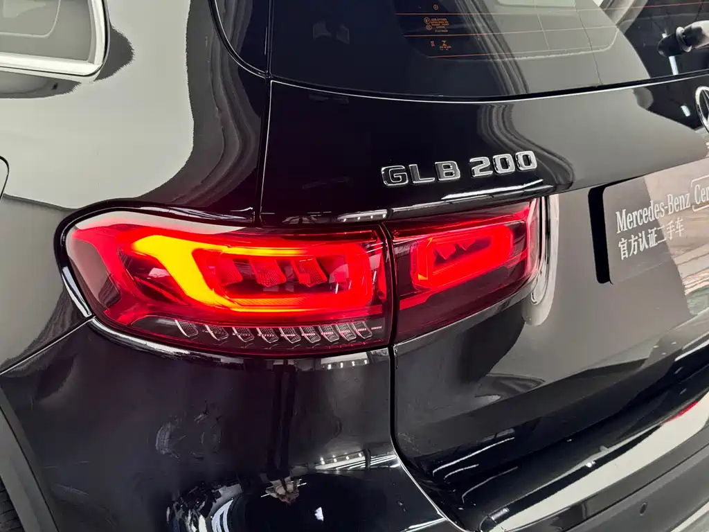 MERCEDES BENZ GLB 2021