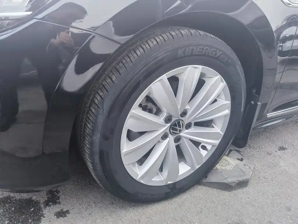 VOLKSWAGEN PASSAT 2021