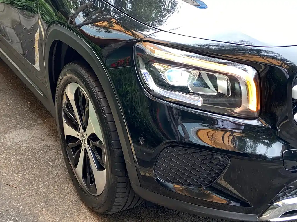 MERCEDES BENZ GLB 2021