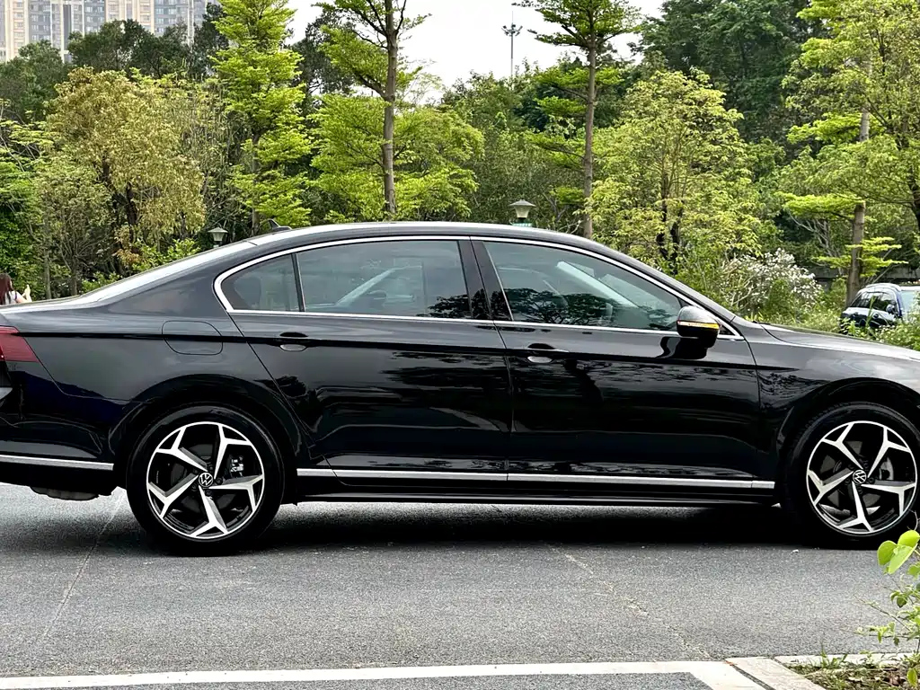 VOLKSWAGEN MAGOTAN 2022