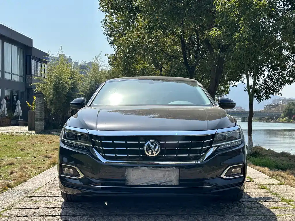 VOLKSWAGEN PASSAT 2020