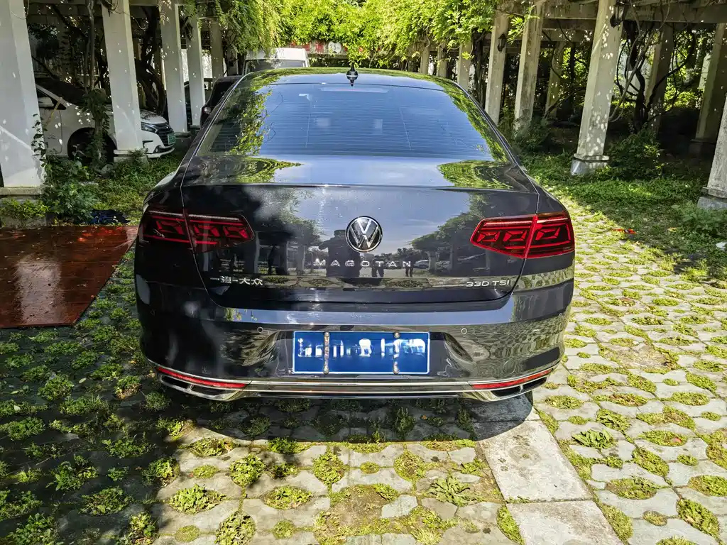 VOLKSWAGEN MAGOTAN 2023