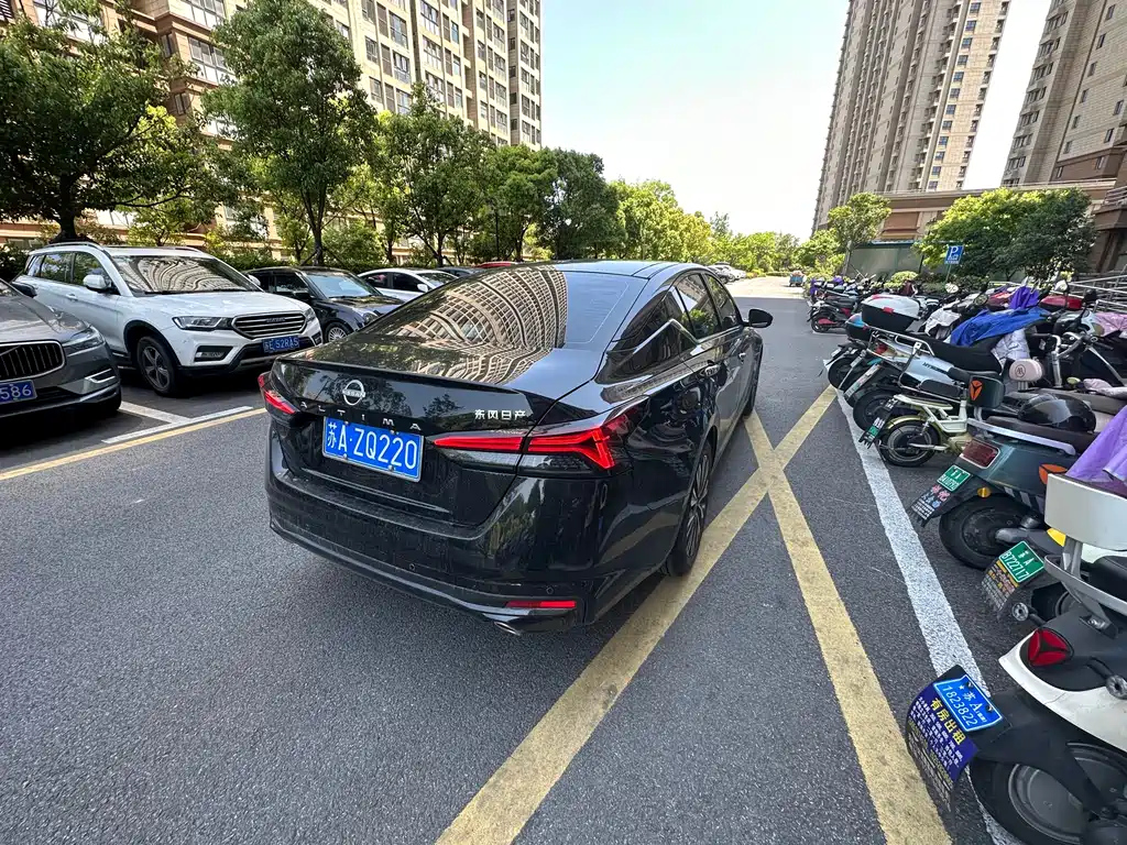 NISSAN TEANA 2023