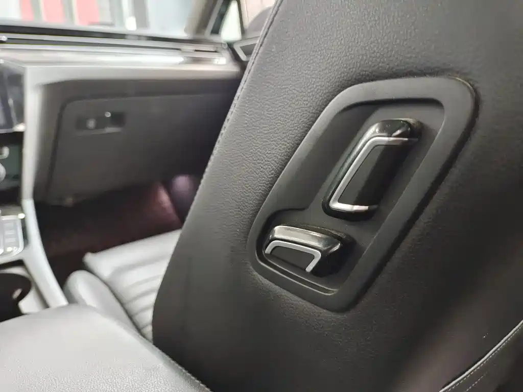 VOLKSWAGEN MAGOTAN 2018