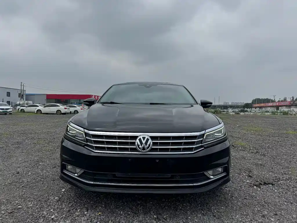VOLKSWAGEN PASSAT 2016