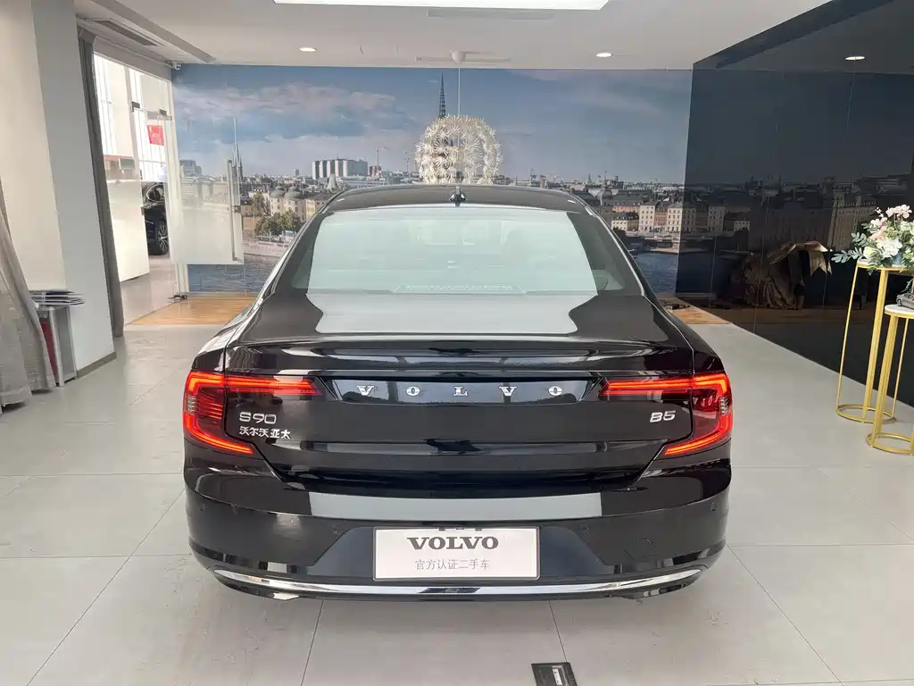 VOLVO S90 2022
