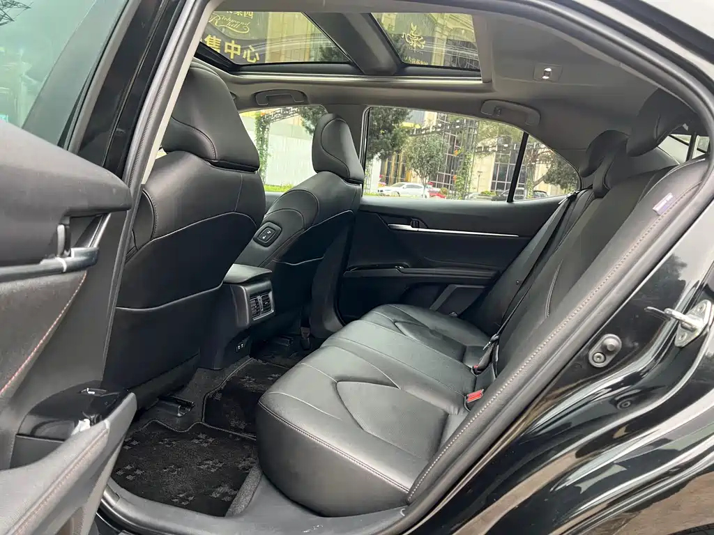 TOYOTA CAMRY 2019