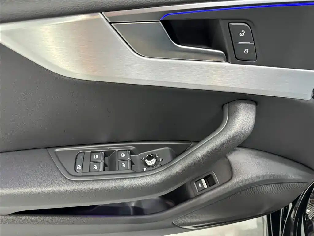 AUDI A4L 2022