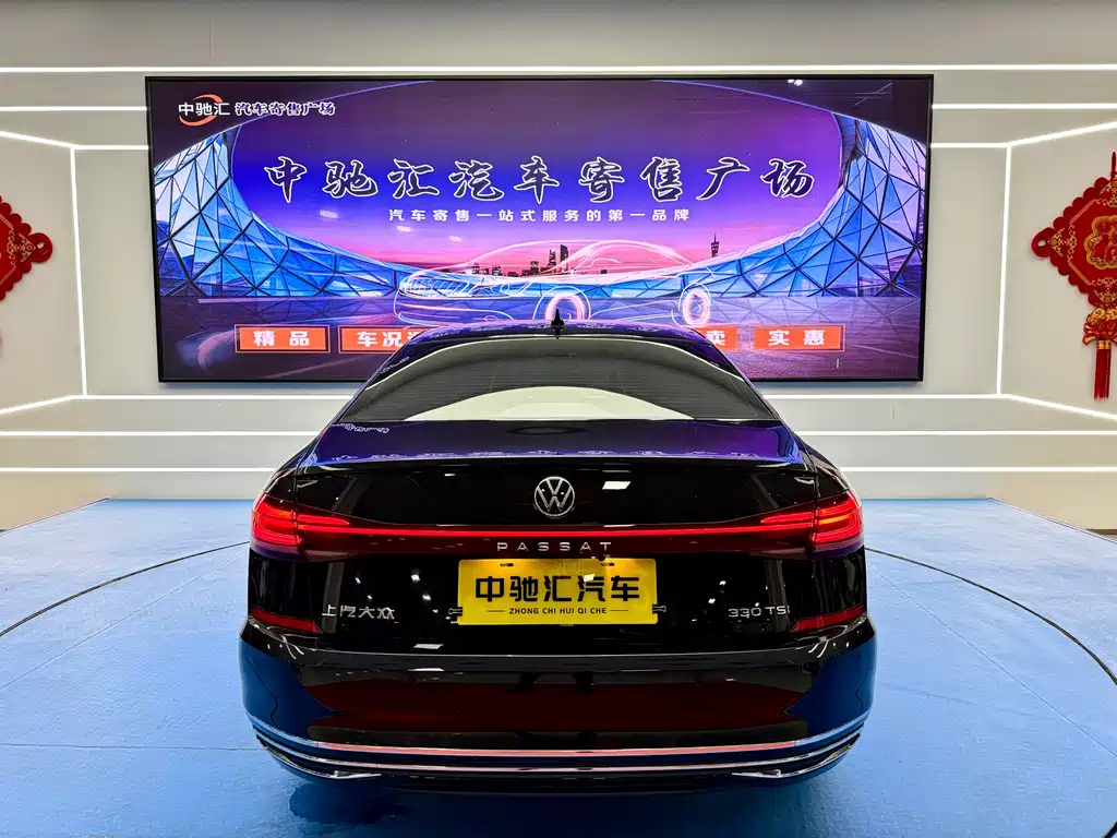 VOLKSWAGEN PASSAT 2023