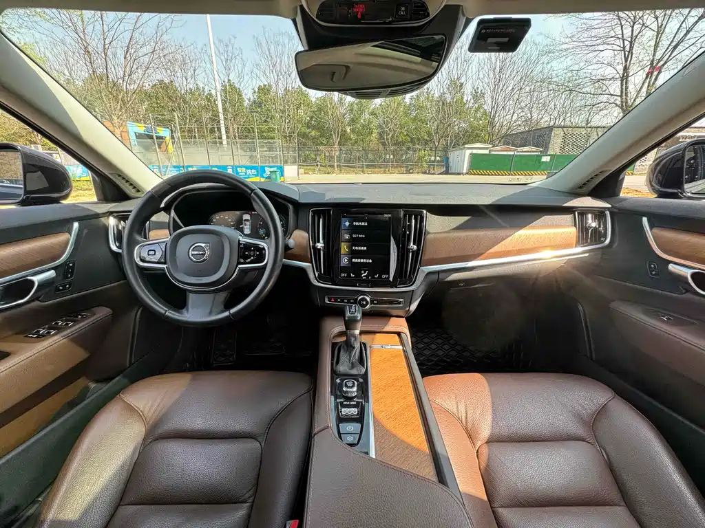 VOLVO S90 2020