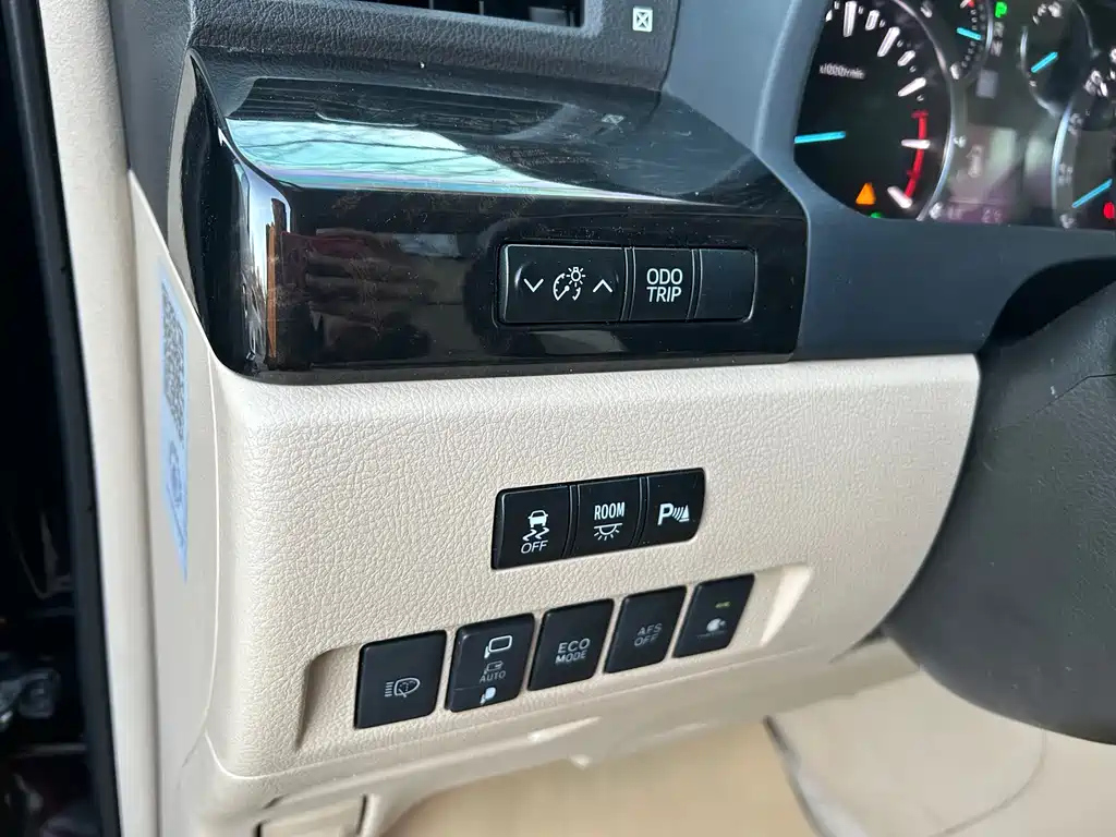 TOYOTA ALPHARD 2015