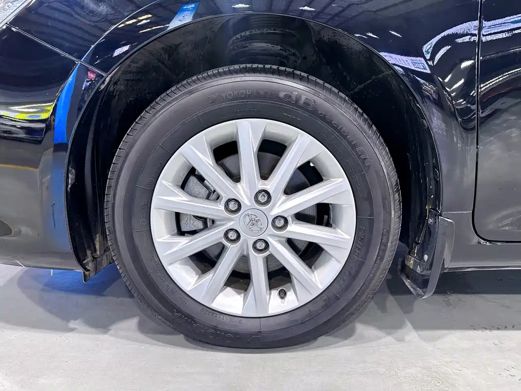 TOYOTA CAMRY 2016
