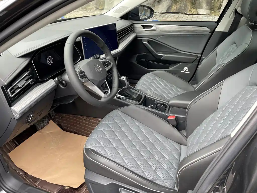VOLKSWAGEN SAGITAR 2022