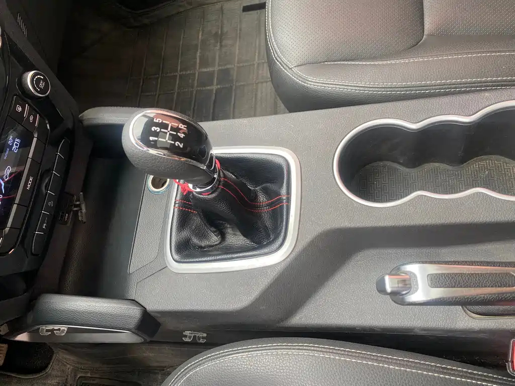 GEELY AUTO VISION X6 2018