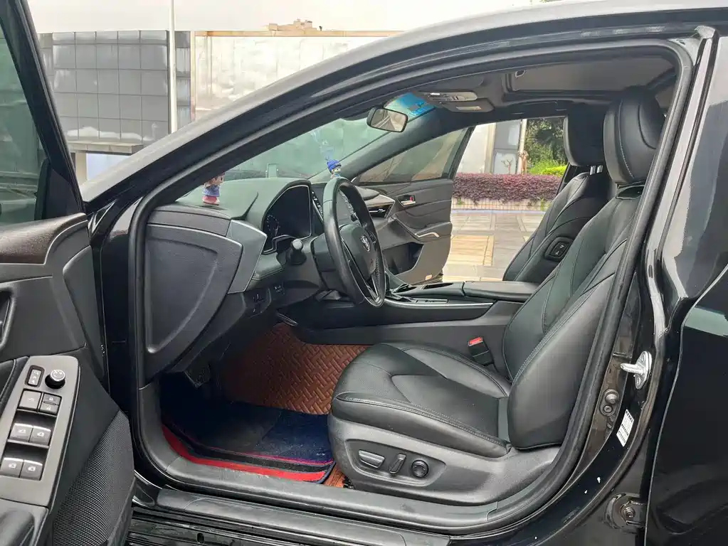 TOYOTA AVALON 2020