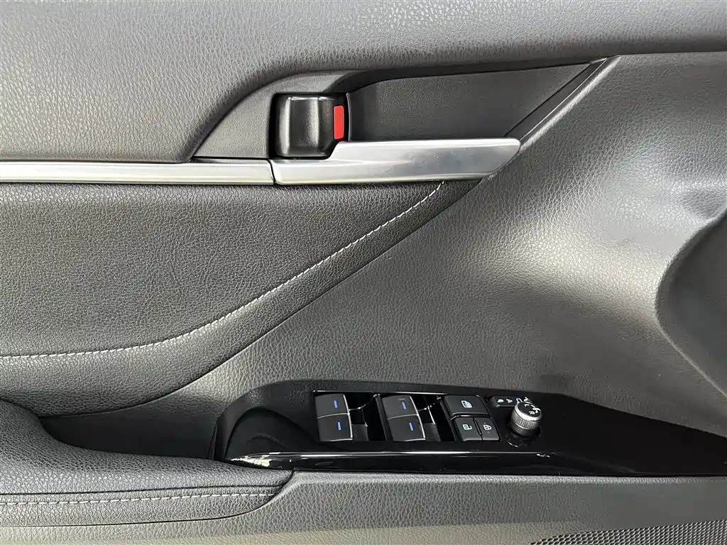 TOYOTA CAMRY 2022