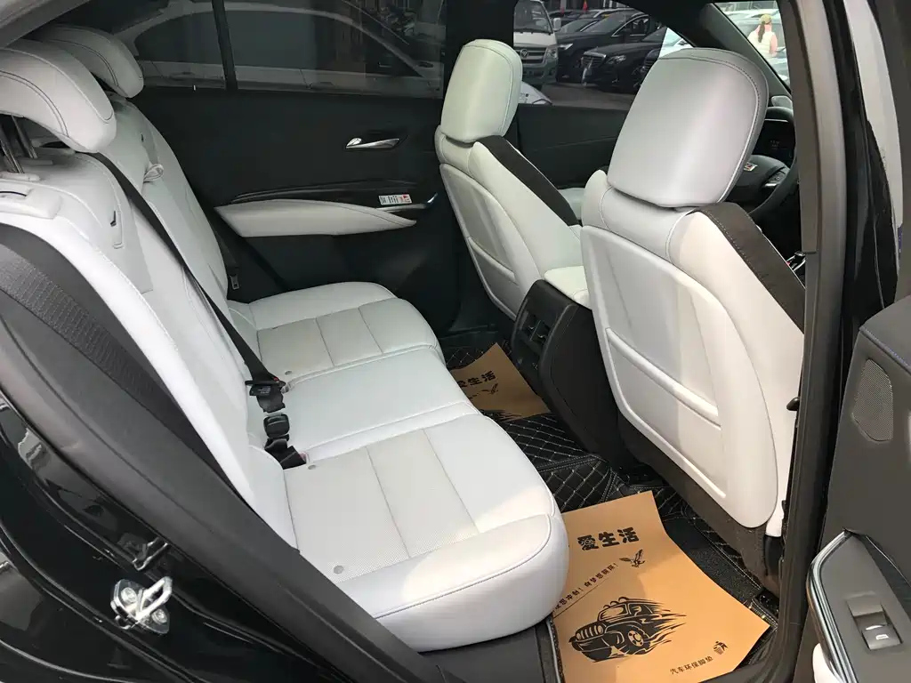 CADILLAC XT4 2024