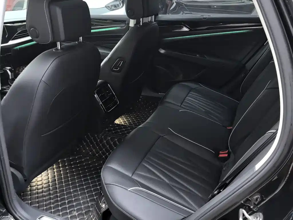 VOLKSWAGEN PASSAT 2022