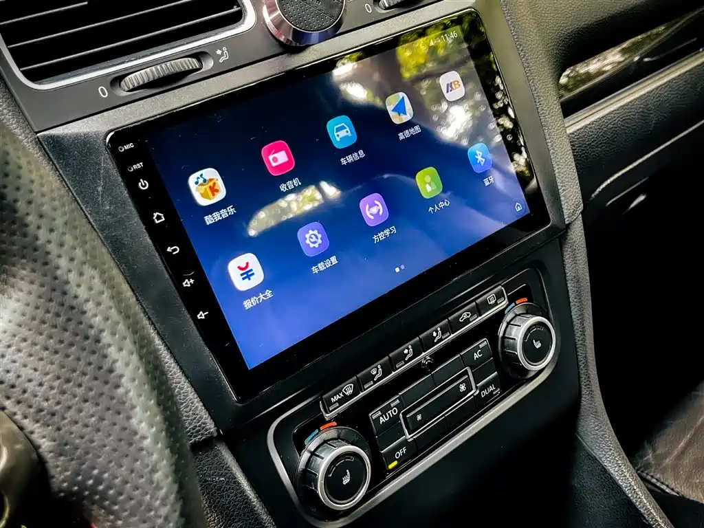 VOLKSWAGEN GOLF 2011