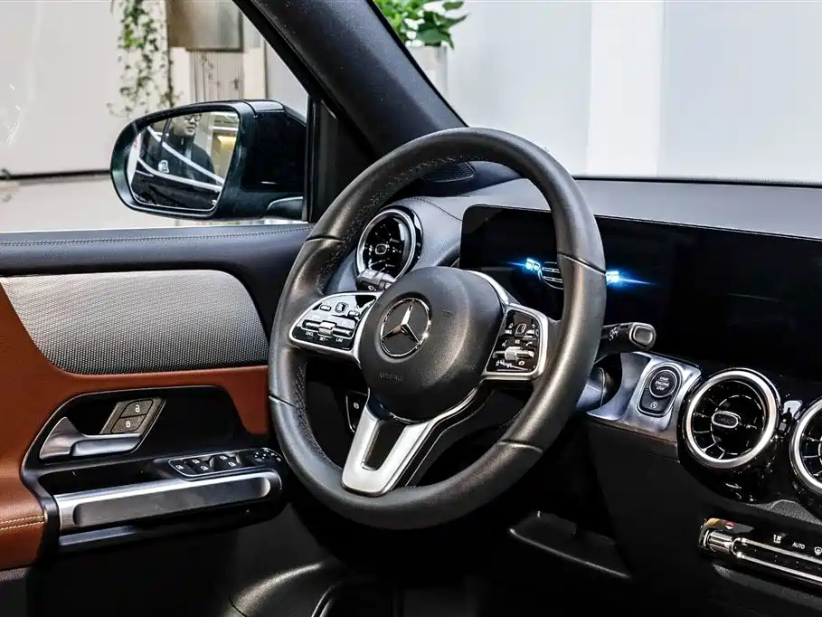 MERCEDES BENZ GLB 2022