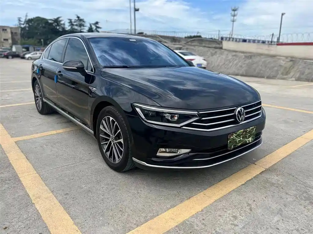 VOLKSWAGEN MAGOTAN 2020