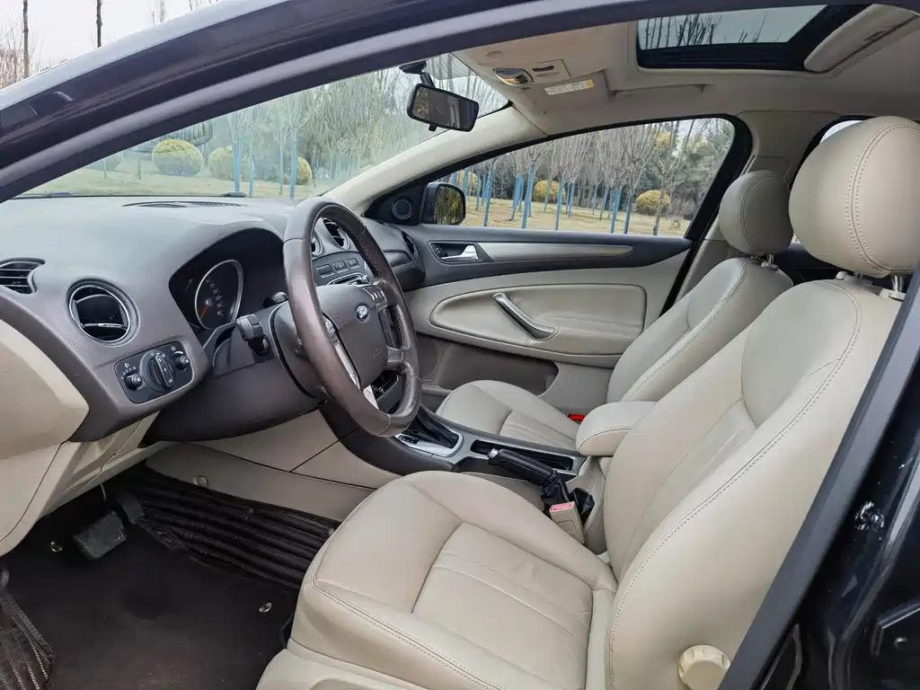FORD MONDEO - WINNER 2011
