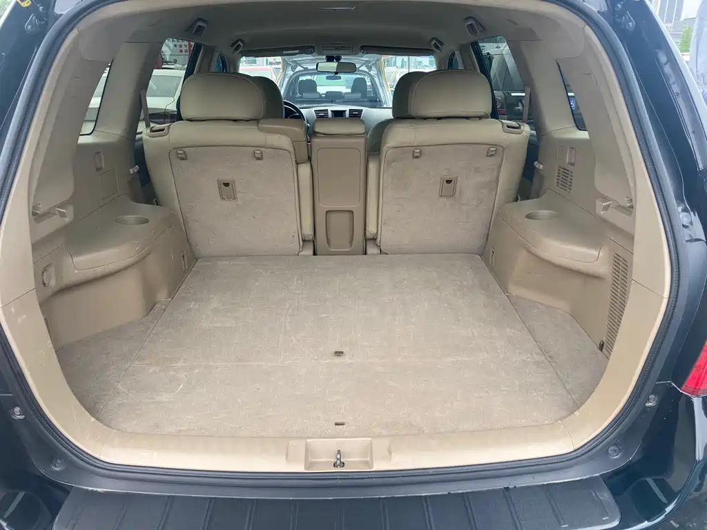 TOYOTA HIGHLANDER 2011