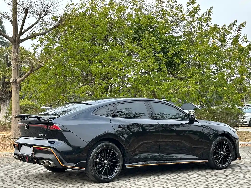 CHANGAN UNI-V 2023