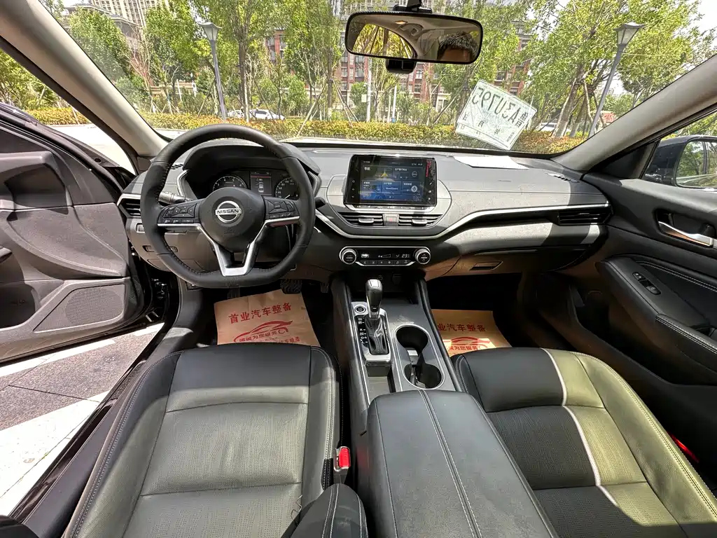 NISSAN TEANA 2020