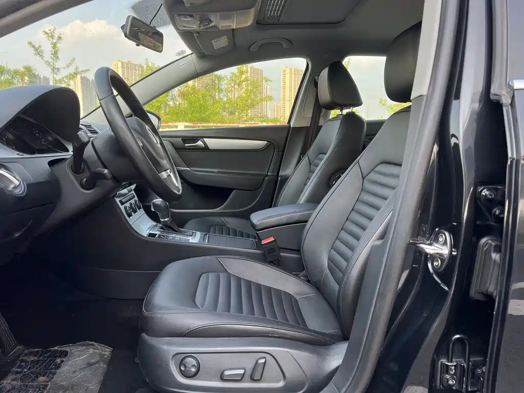 VOLKSWAGEN MAGOTAN 2016