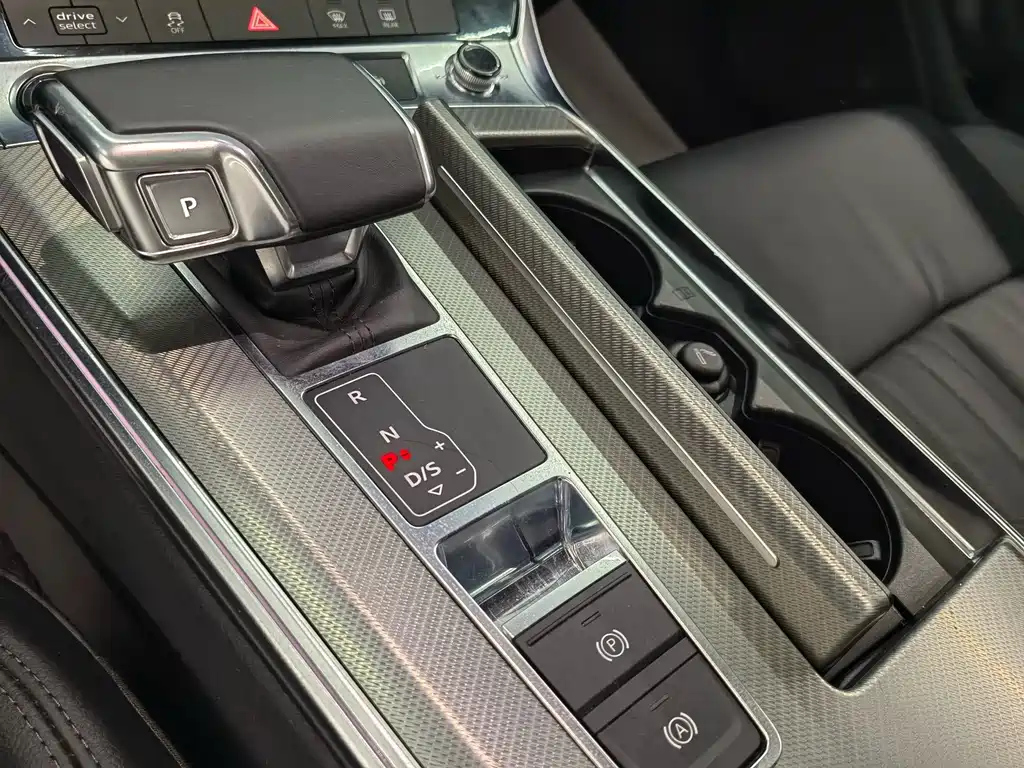 AUDI A6L 2021