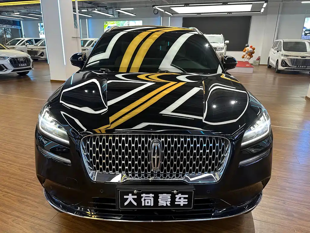 LINCOLN ADVENTURER 2021