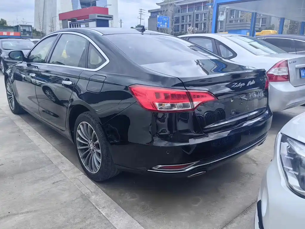 ZOTYE Z700 2016