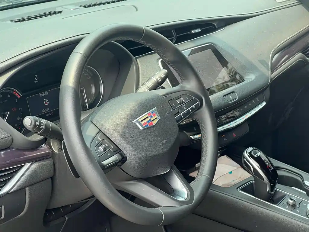 CADILLAC XT4 2022