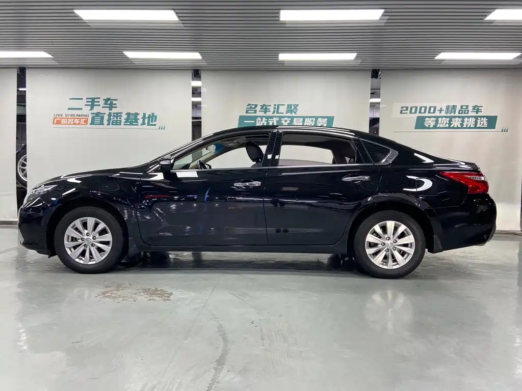 NISSAN TEANA 2017